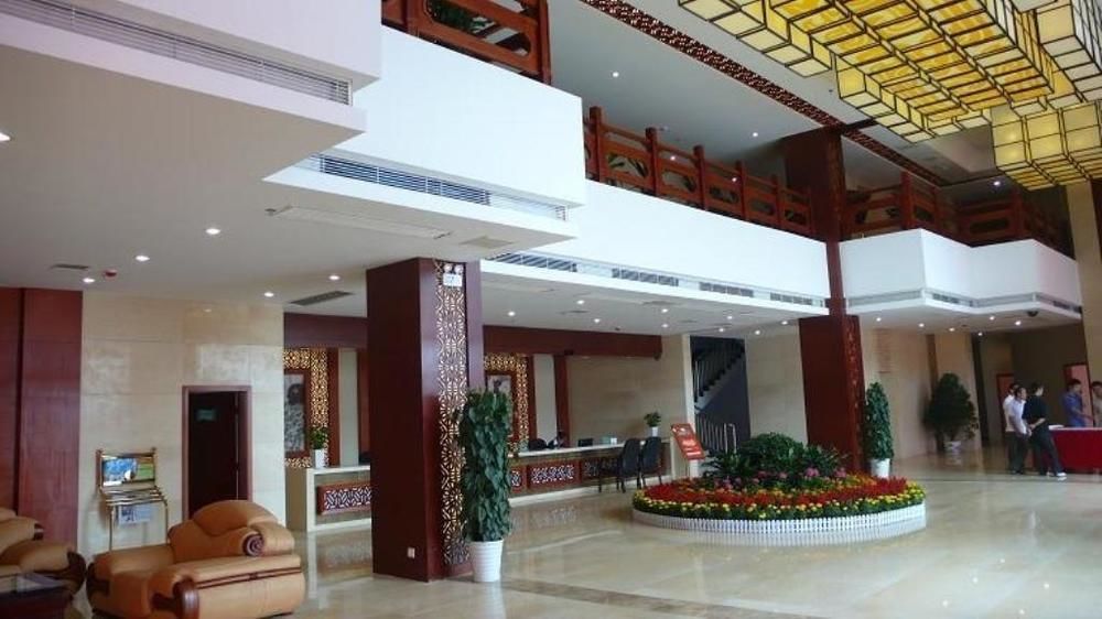 Jishou Heyi Hotel Фенян Екстериор снимка