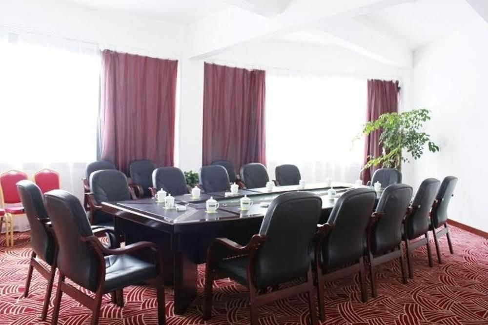 Jishou Heyi Hotel Фенян Екстериор снимка